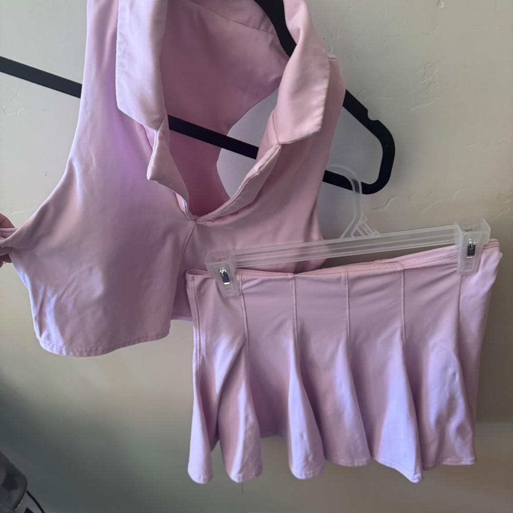 AMAZON ESSENTIALS PINK TENNIS/PICKELBALL OUTFIT SIZE MEDIUM EXCELLENT CONDITION